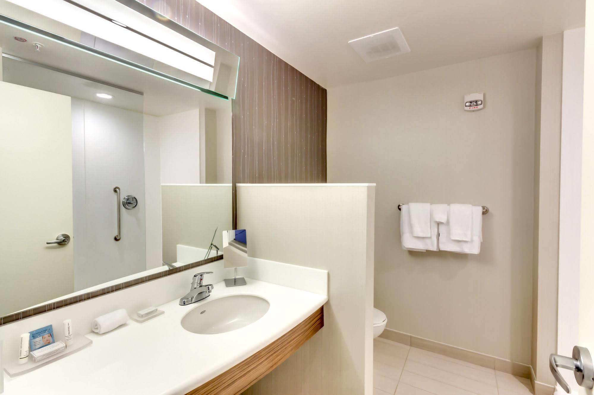 Courtyard By Marriott St. Petersburg Clearwater/מדירה ביץ' מראה חיצוני תמונה